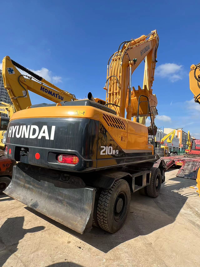 Used HYUNDAI 210-9 Wheel Excavator