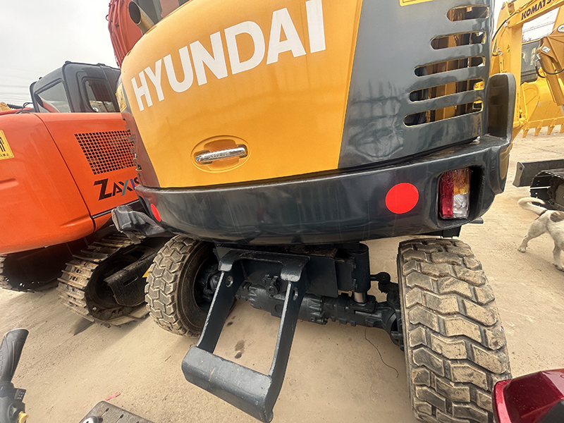 Used HYUNDAI R60 Wheel Excavator