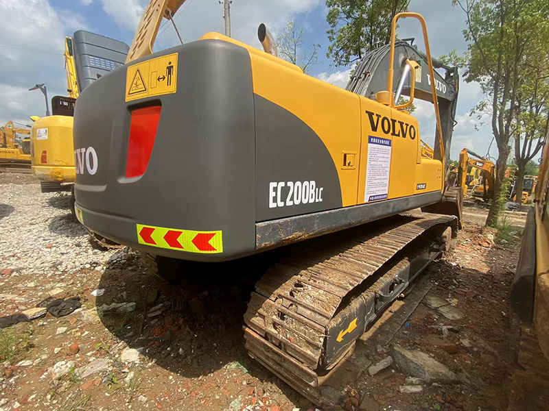 Used VOLVO EC220B Excavator