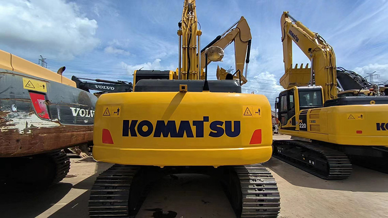 Used KOMATSU PC210-8 Excavator