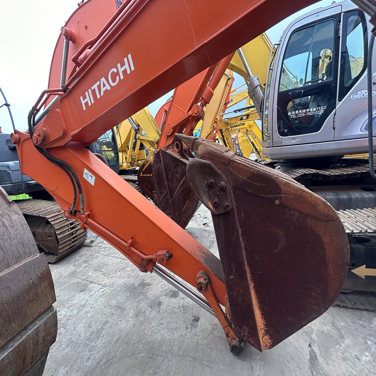 Used HITACHI ZX135 Excavator