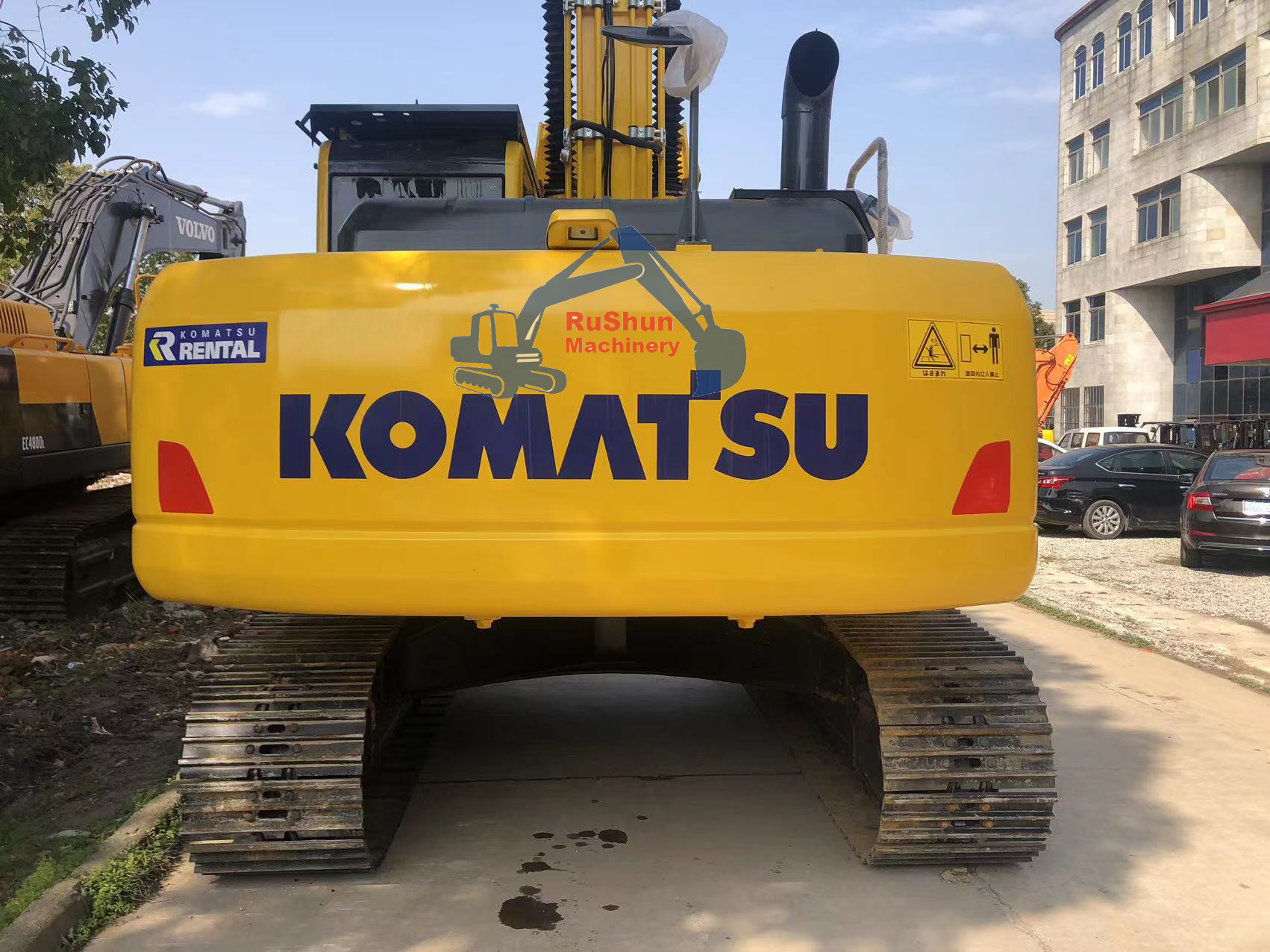 Used KOMATSU PC220-8 Excavator