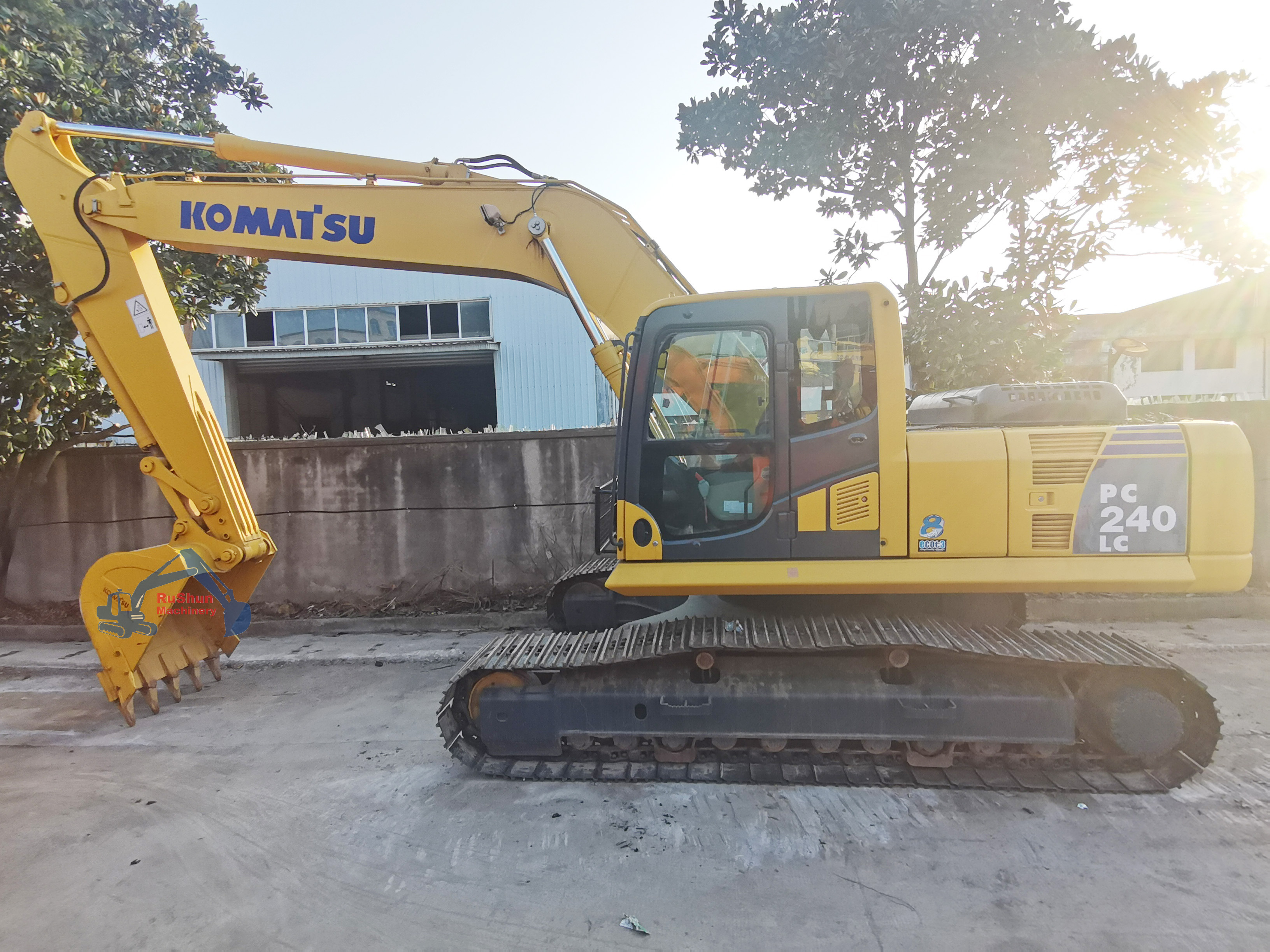 Used KOMATSU PC240LC-8 Excavator