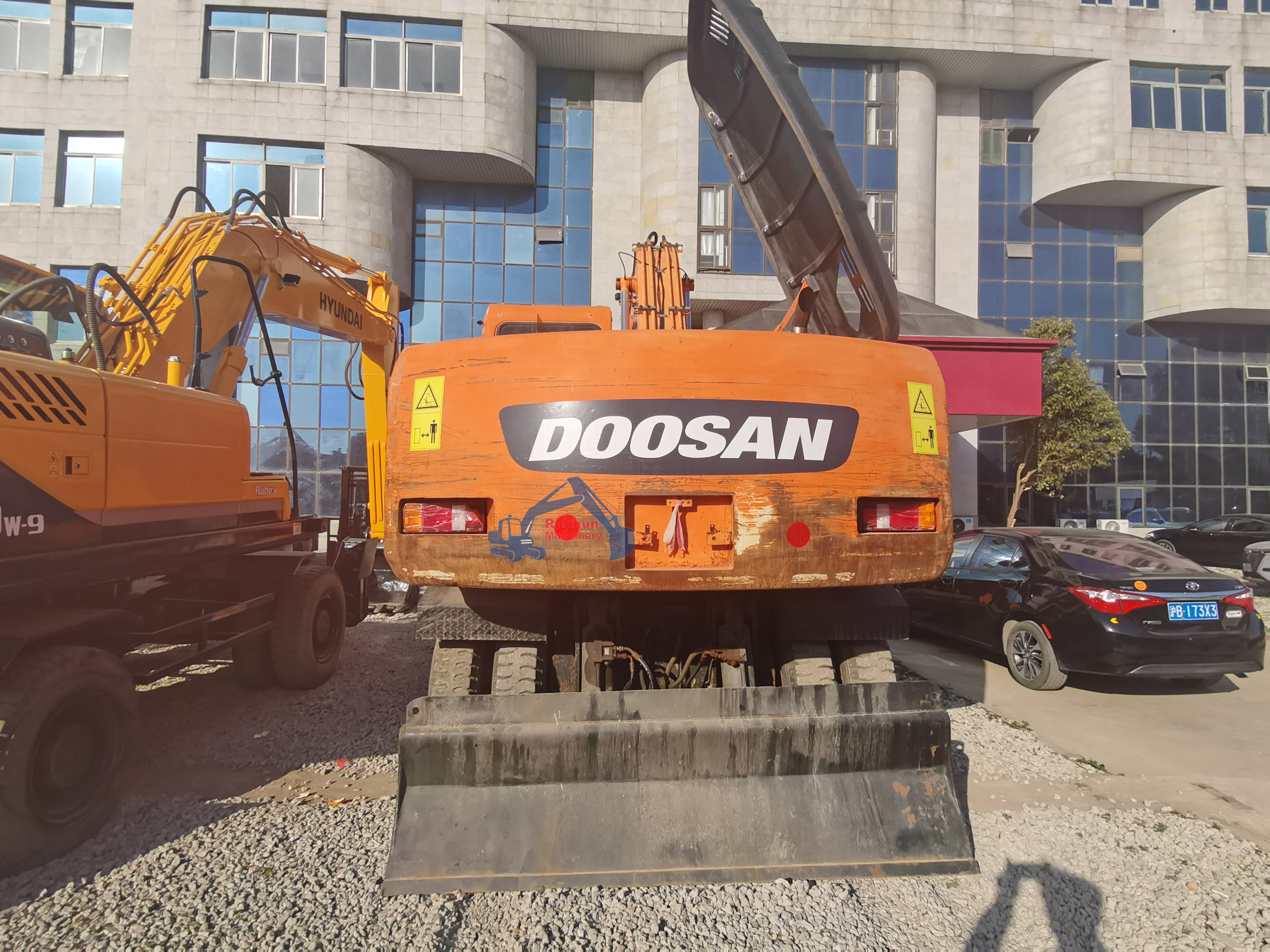 Used DOOSAN DH210W-7 Excavator