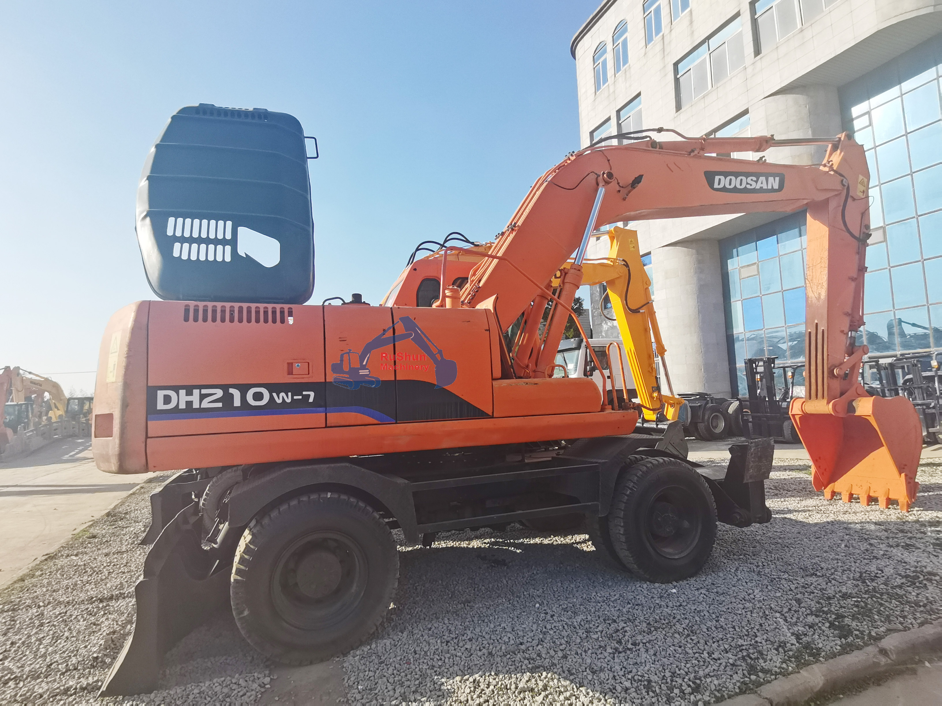 Used DOOSAN DH210W-7 Excavator